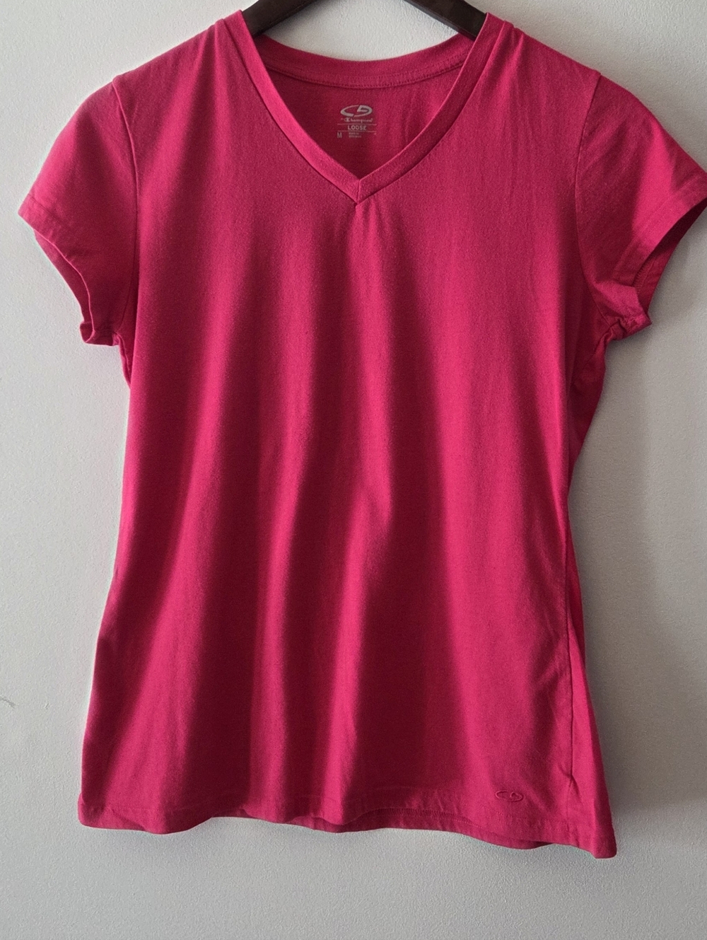 Champion Women’s V-Neck Short Sleeve Tee in Hot Pink Size M
